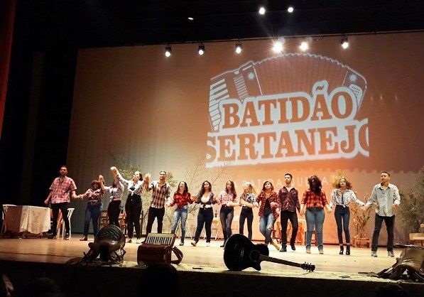 Apresentação foi a culminância de projeto multidisciplinar desenvolvido com alunos do ensino médio. Foto: Divulgação